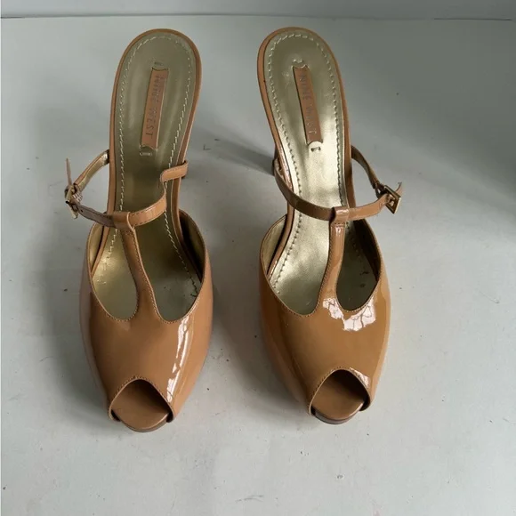 Nine West women's patent leather T Strap peep-toe sandals in beige size 10 - Picture 7 of 12
